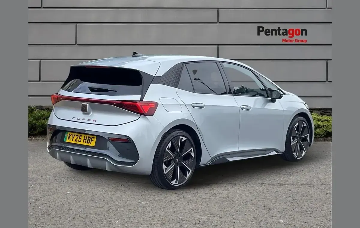 Used Cupra Born e-Boost 169 kW (231 HP) 2025 Silver Hatchback