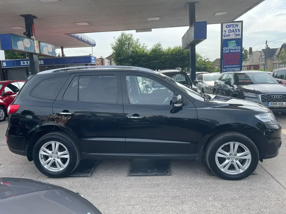 Used Hyundai Santa Fe Premium 197 HP (144 kW) 2011 Black SUV