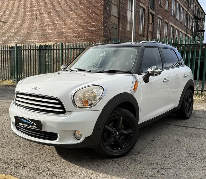 Used Mini Cooper 120 HP (88 kW) 2010 White Hatchback