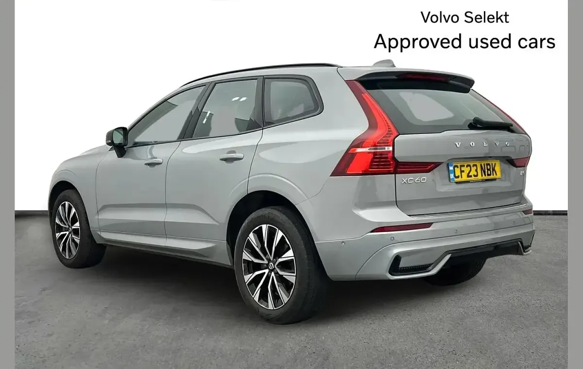 Used Volvo XC60 Plus 247 HP (181 kW) 2023 Grey SUV