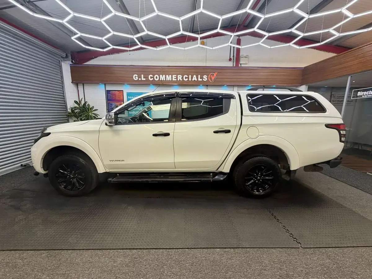 Used Mitsubishi L200 Warrior 178 HP (130 kW) 2017 White Pickup