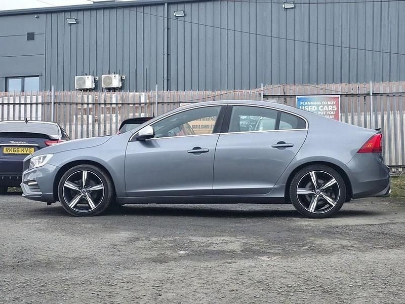 Usado Volvo S60 R-Design 190 HP (139 kW) 2016 Cinzento Sedan