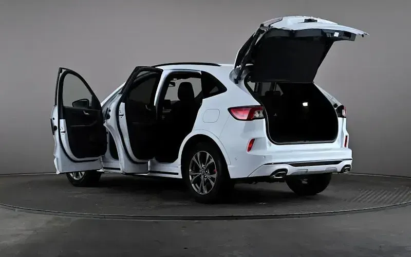 Used Ford Kuga ST-Line 150 HP (110 kW) 2020 White SUV