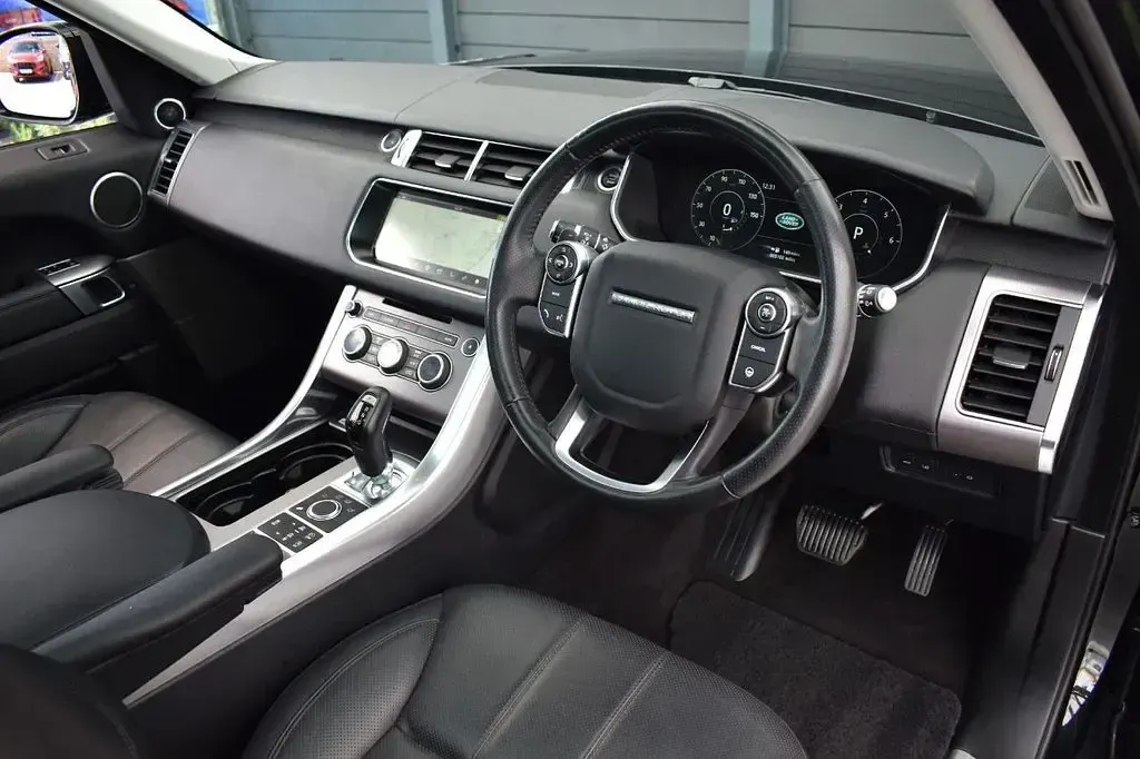 Used Land Rover Range Rover Sport HSE 306 HP (225 kW) 2017 Black SUV