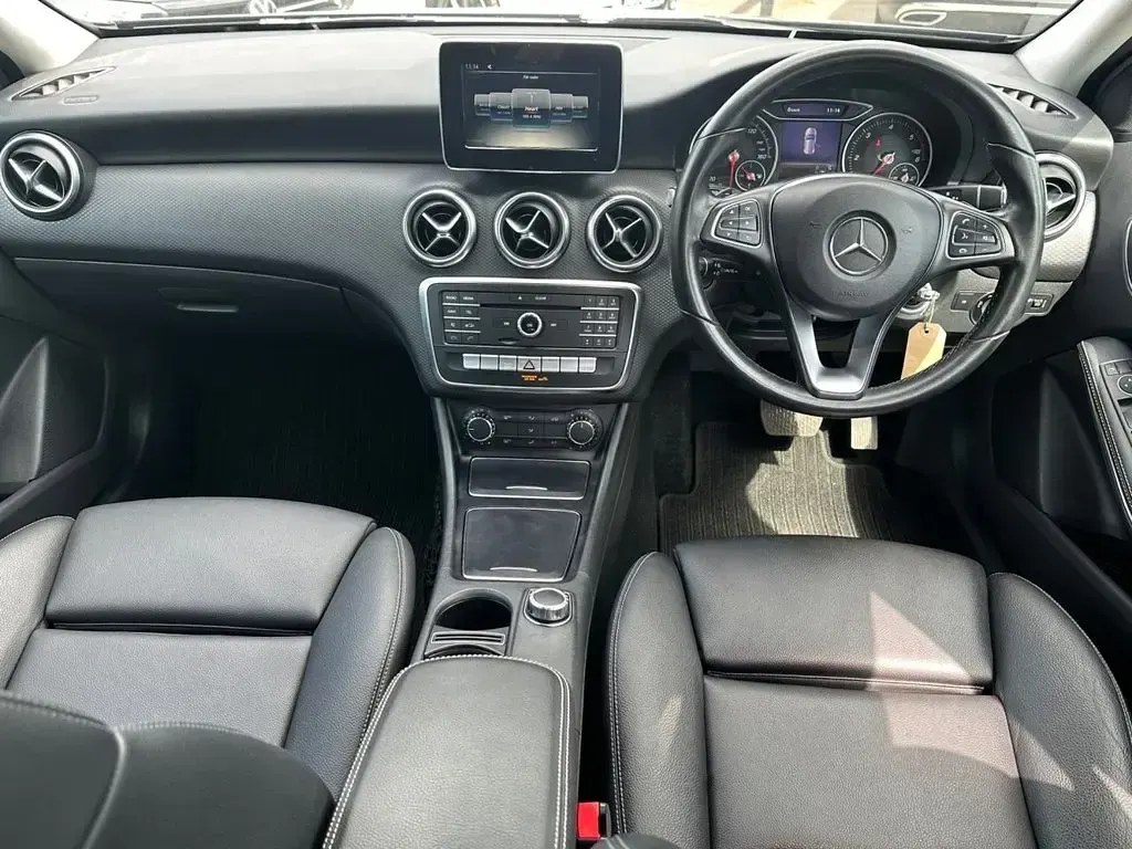 Used Mercedes A180 SE 109 HP (80 kW) 2017 Blue Hatchback