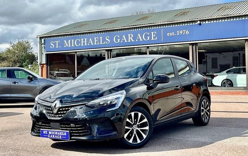 Used Renault Clio V Evolution 90 HP (66 kW) 2023 Black Hatchback