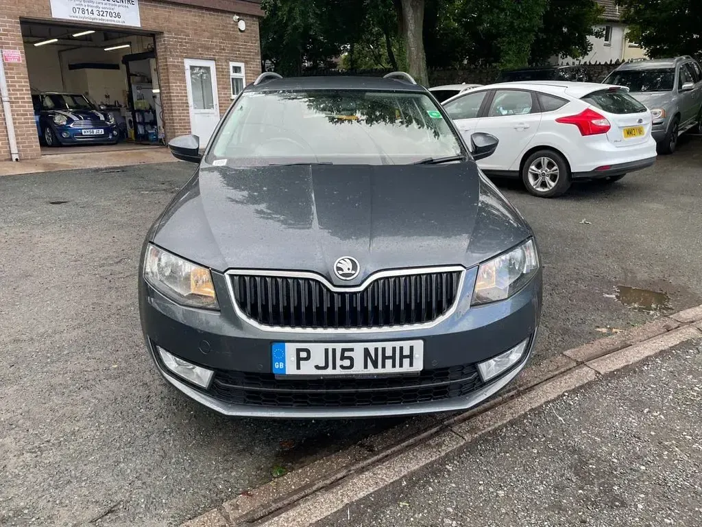 Used Skoda Octavia Business Line 110 HP (80 kW) 2015 Grey Estate