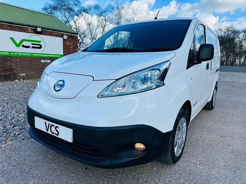 Used Nissan e-NV200 Acenta 80 kW (109 HP) 2015 White MPV