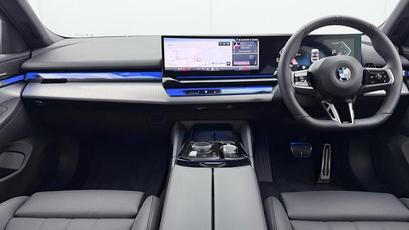 Used BMW 520 M Sport 205 HP (150 kW) 2025 White Estate