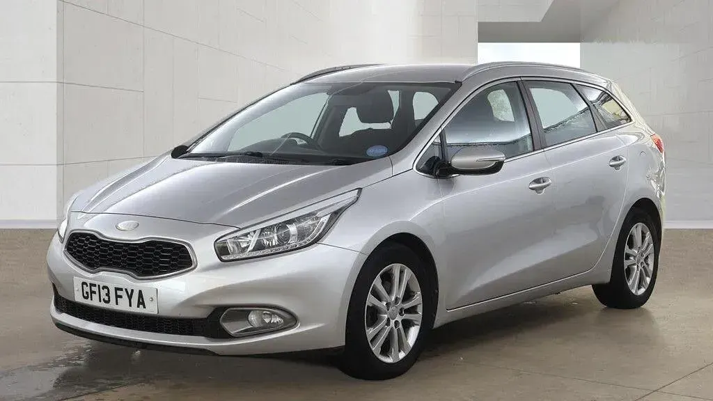 Used Kia Ceed Sportswagon 126 HP (92 kW) 2013 Silver Estate