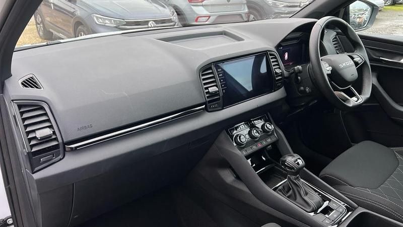 Used Skoda Karoq SportLine 150 HP (110 kW) 2025 White SUV
