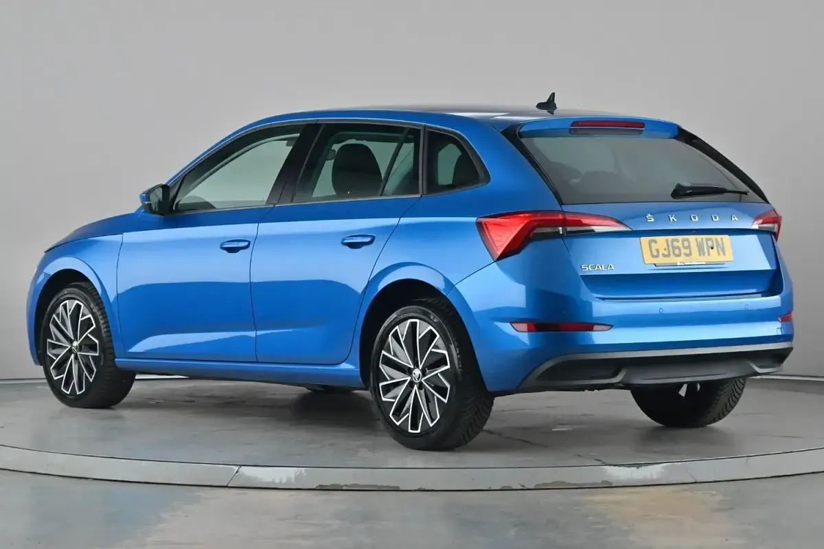Used Skoda Scala SE L 150 HP (110 kW) 2019 Blue Hatchback