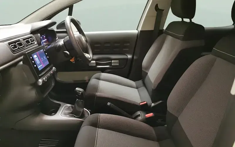 Begagnad Citroën C3 PureTech 83 HK (61 kW) 2023 Vit Halvkombi