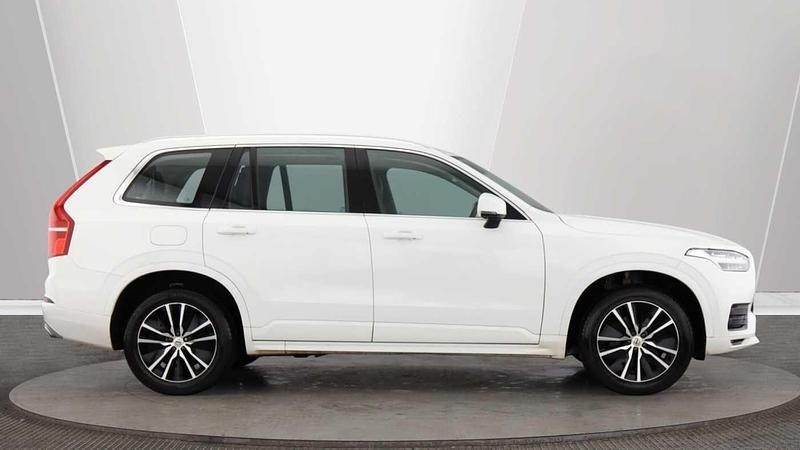 Used Volvo XC90 Momentum 235 HP (172 kW) 2021 White SUV