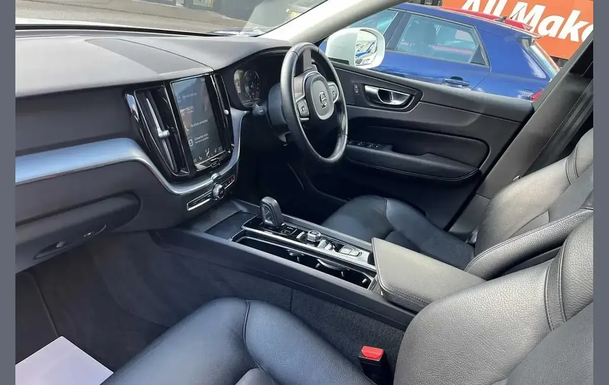 Usado Volvo XC60 Momentum 194 CV (142 kW) 2020 Blanco SUV