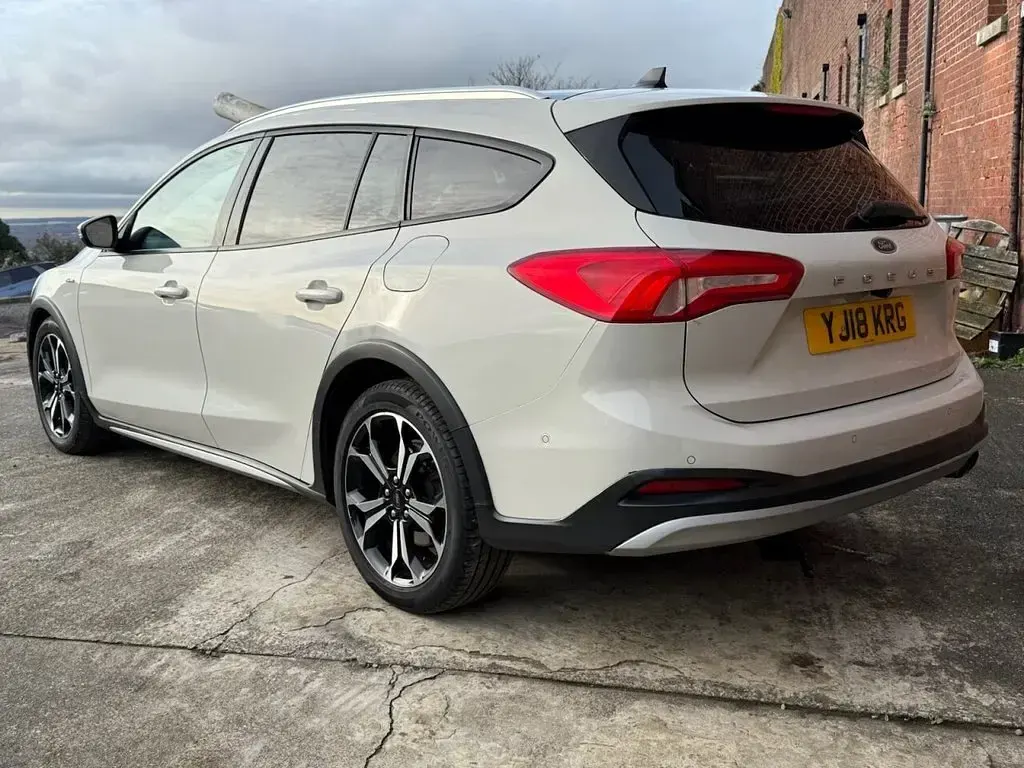 Used Ford Focus Active 125 HP (91 kW) 2018 White Estate