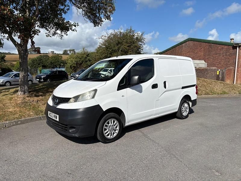 White Used 2012 Nissan NV200 SE Van | £6,500 (A bit pricey) - Image 1/4