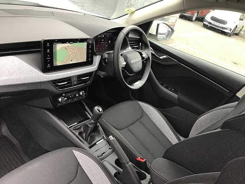 New Skoda Kamiq SE 110 HP (80 kW) 2025 Candy white SUV