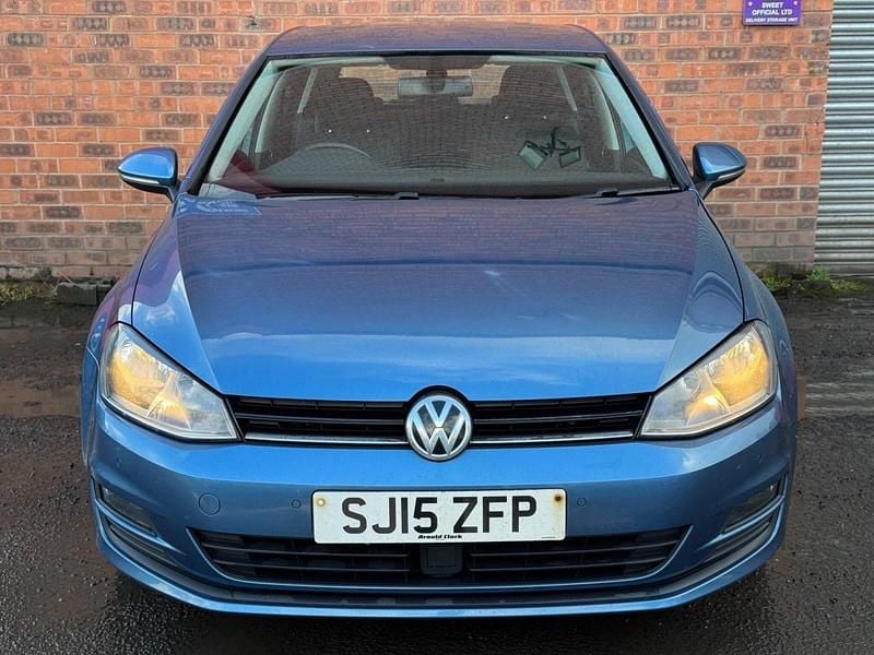 Used VW Golf VII Match 105 HP (77 kW) 2015 Blue Hatchback