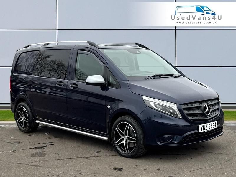 Begagnad Mercedes Vito 190 HK (139 kW) 2019 Blå Van