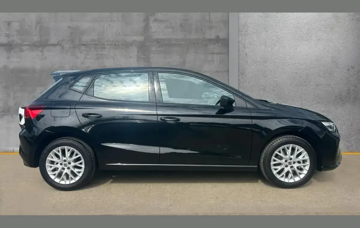 Ny Seat Ibiza SE Technology 115 HK (84 kW) 2026 Svart Halvkombi