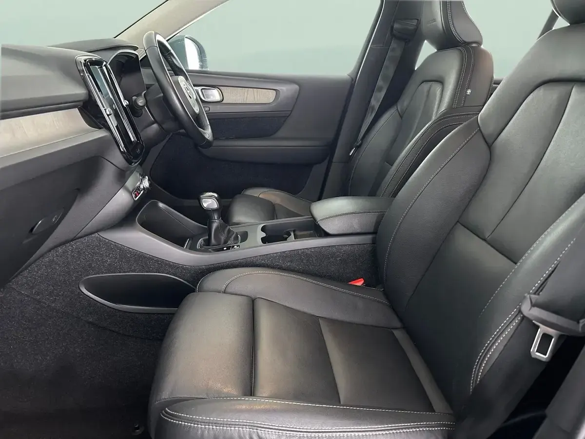 Used Volvo XC40 Inscription 163 HP (119 kW) 2023 Grey SUV