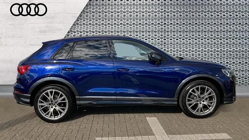 Begagnad Audi Q3 Black Edition 150 HK (110 kW) 2025 Blå SUV