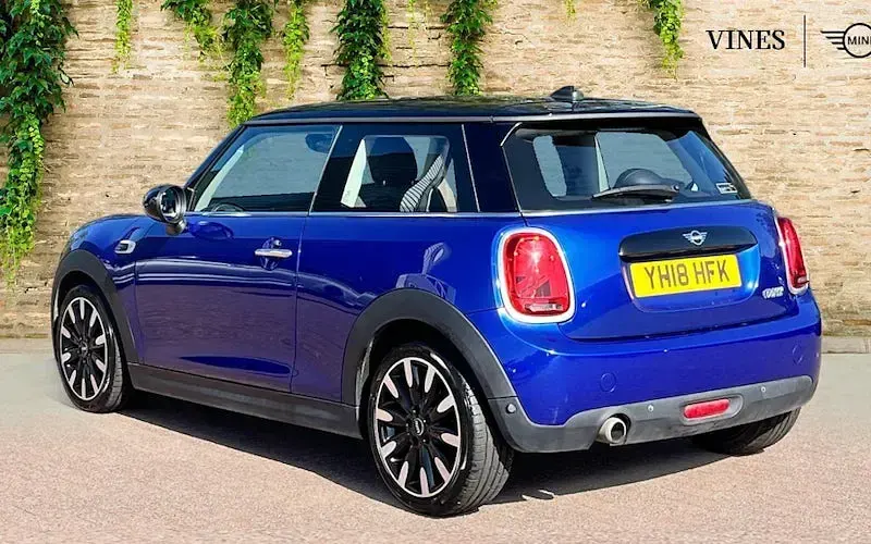 Used Mini Cooper Hatch 136 HP (100 kW) 2018 Blue Hatchback