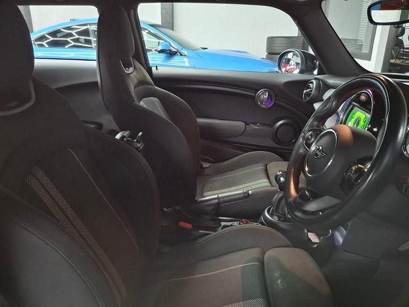 Usado Mini Cooper Hatch 136 HP (100 kW) 2020 Azul Citadino