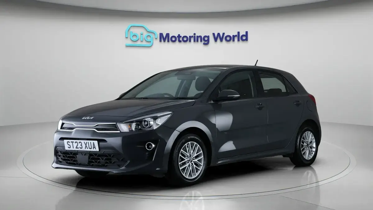 Used Kia Rio 101 HP (74 kW) 2022 Grey Hatchback
