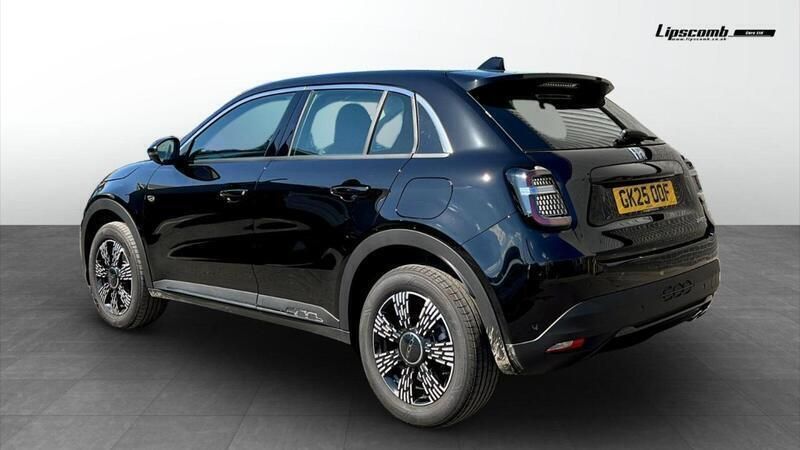 Black Used 2025 Fiat 600 S SUV | £23,250 (Fair price) - Image 1/4