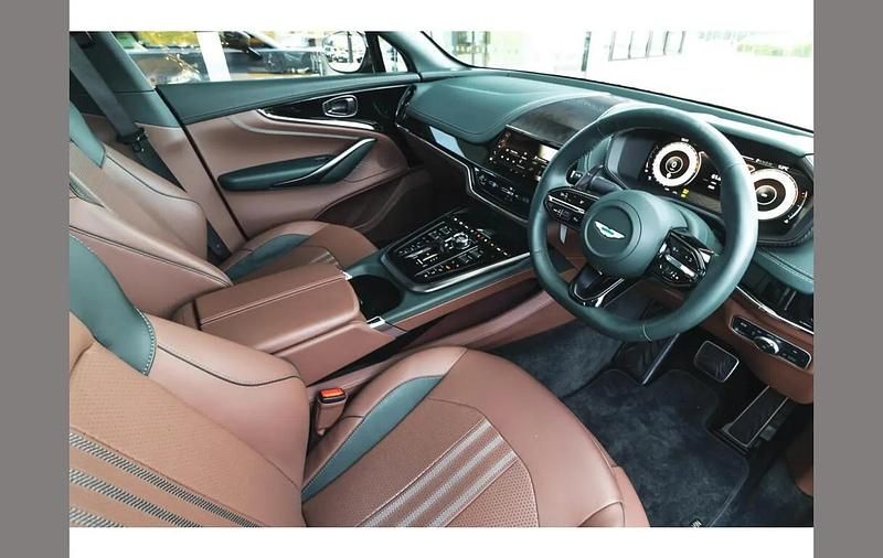 Used Aston Martin DBX 707 697 HP (512 kW) 2025 Silver SUV