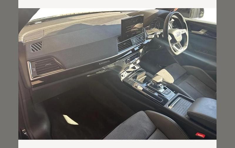 Used Audi Q5 Premium 265 HP (194 kW) 2023 Silver SUV