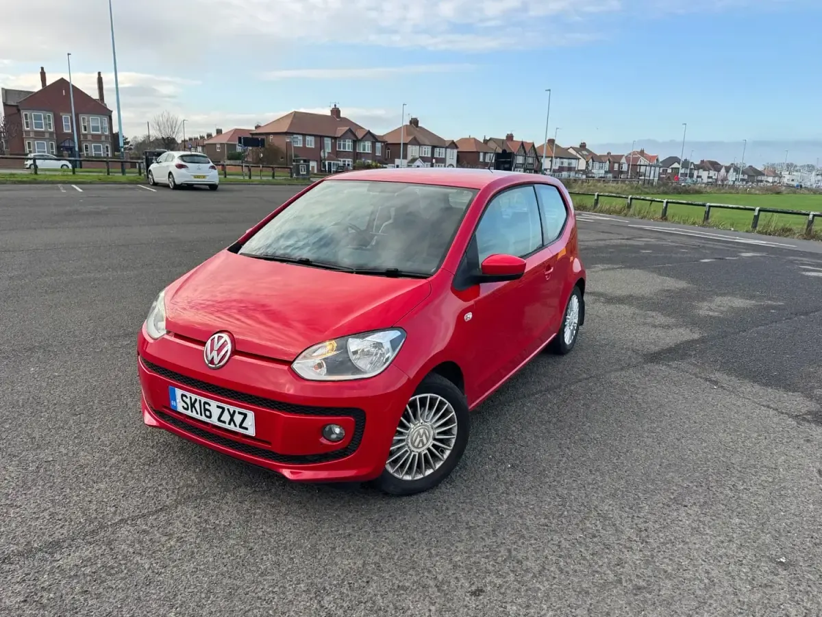 Begagnad VW up! high up! 2016 Röd Halvkombi
