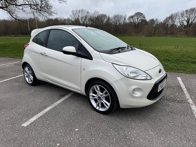 Used Ford Ka Titanium 69 HP (50 kW) 2015 White Hatchback