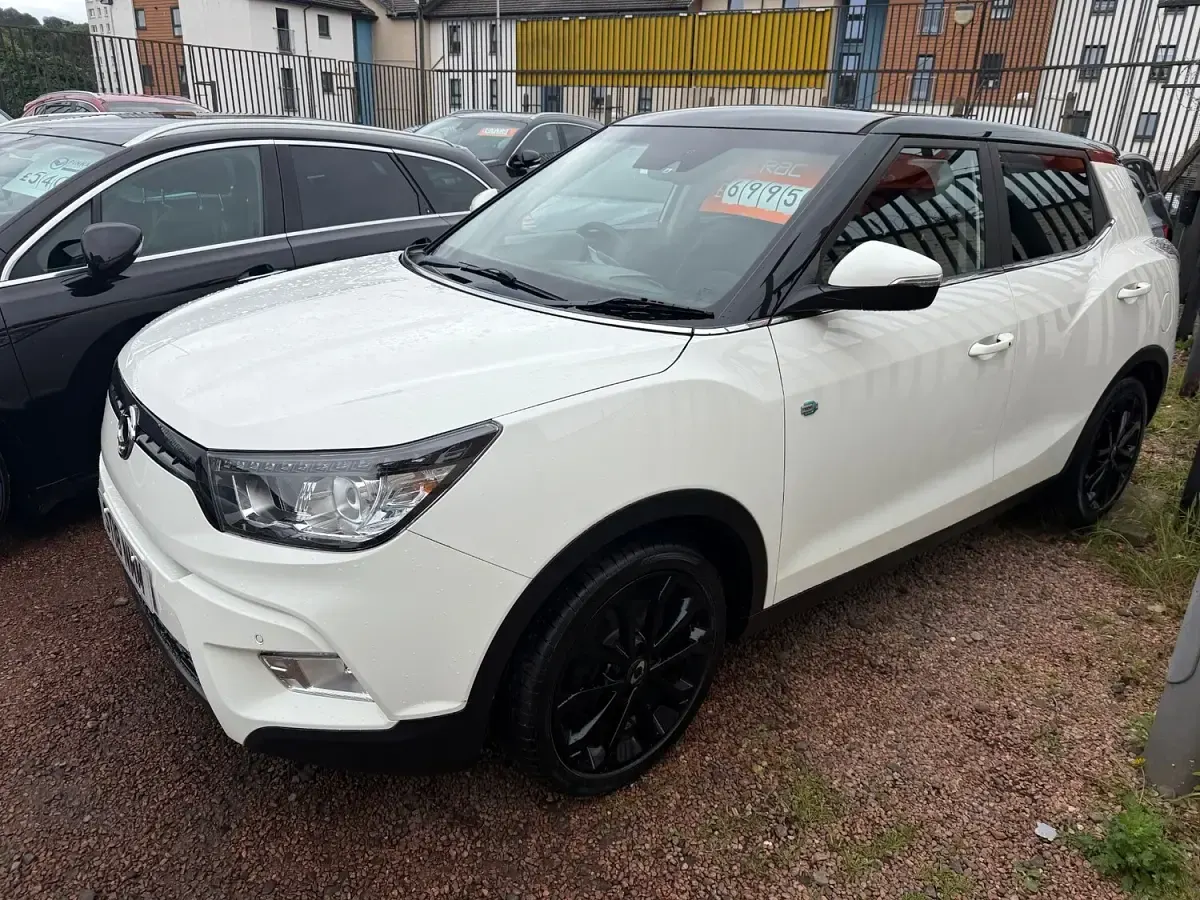 Used SsangYong Tivoli 115 HP (84 kW) 2018 White SUV
