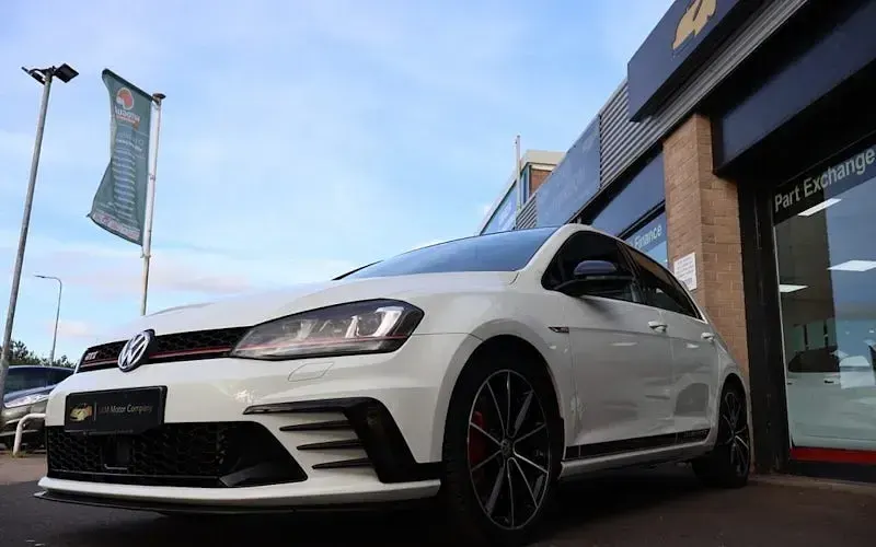 Used VW Golf VII GTI Clubsport 40 265 HP (194 kW) 2016 White Hatchback