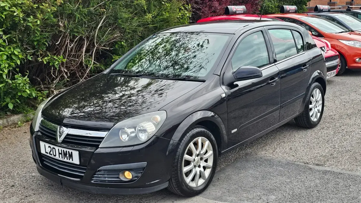 Used Vauxhall Astra Design Edition 2006 Black Hatchback