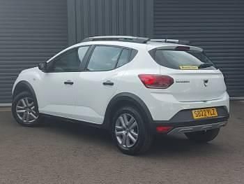 Used Dacia Sandero Essentiel 91 HP (66 kW) 2022 White Hatchback