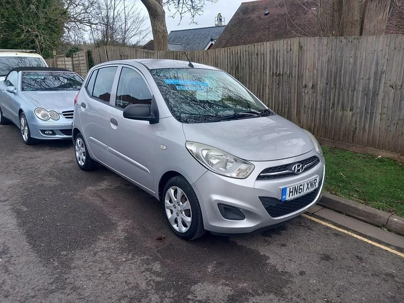 Used Hyundai i10 Classic 85 HP (62 kW) 2011 Silver Hatchback