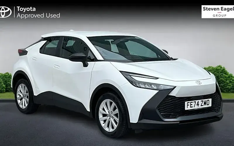 Used Toyota C-HR 140 HP (102 kW) 2026 SUV