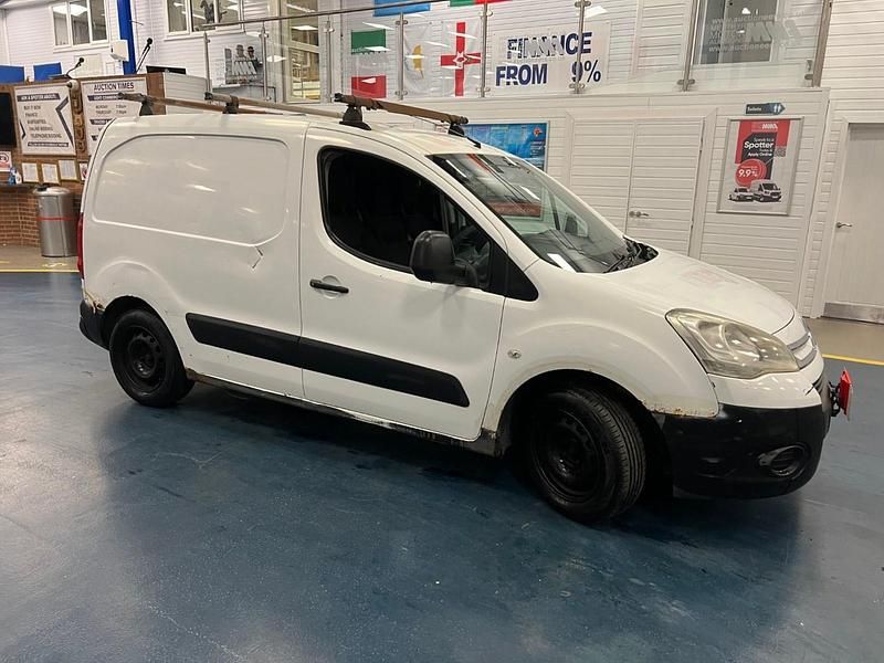 Used Citroën Berlingo 90 HP (66 kW) 2009 White MPV