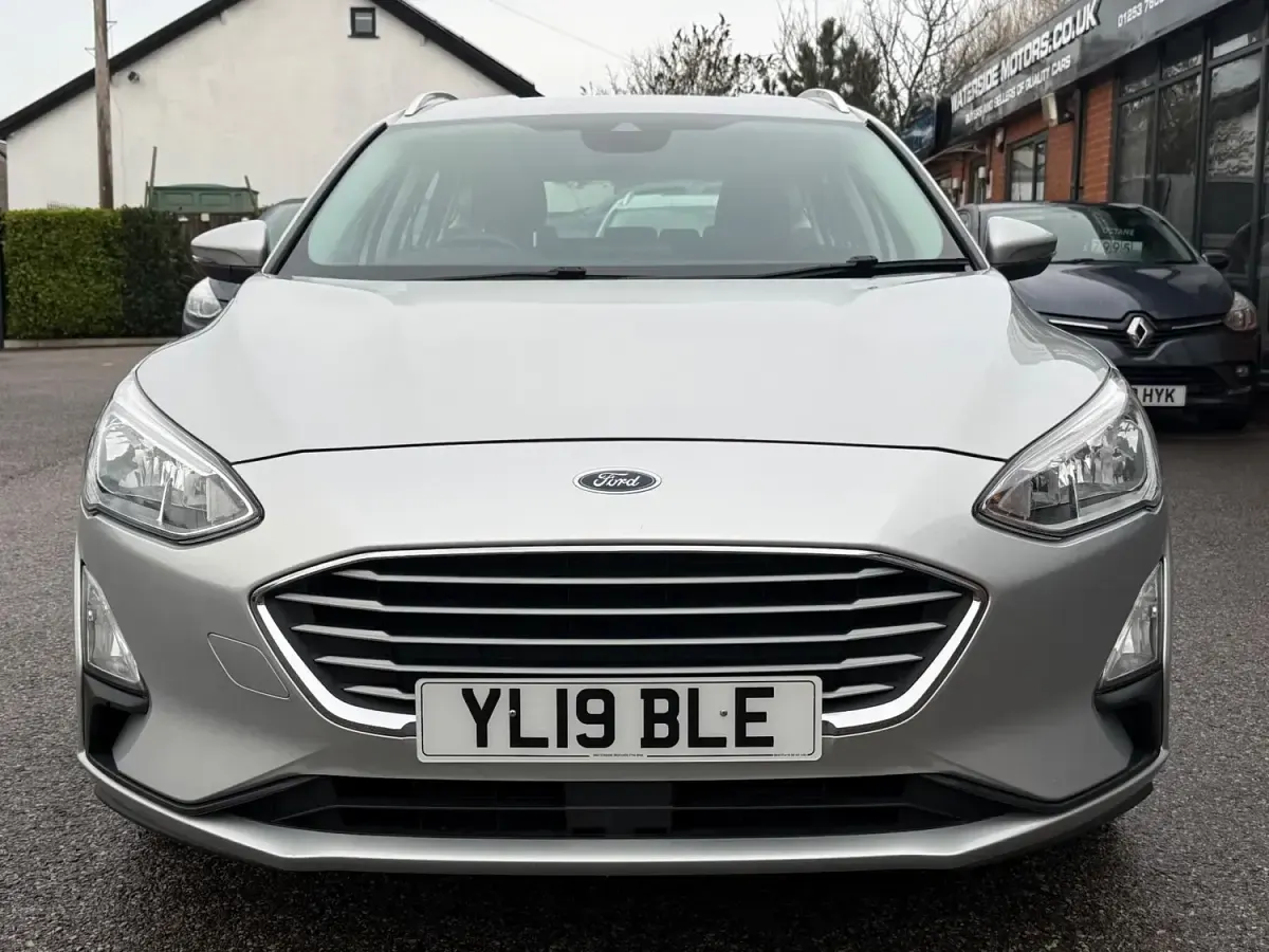 Używany Ford Focus Zetec 95 KM (69 kW) 2019 Szary Kombi