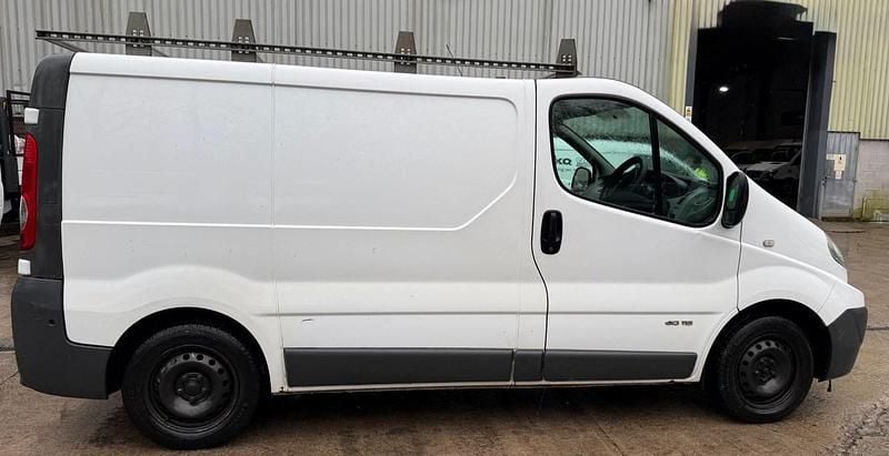 Used Renault Trafic 115 HP (84 kW) 2011 White MPV