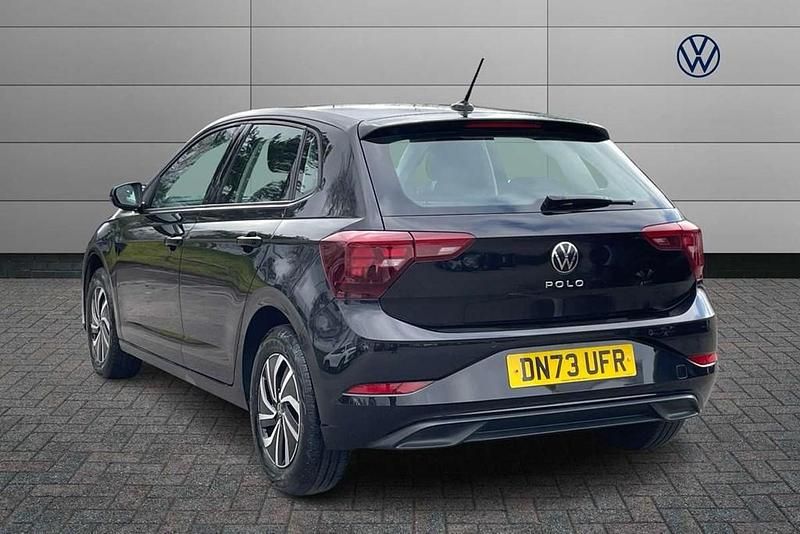 Usado VW Polo Life 80 HP (58 kW) 2024 Preto Citadino