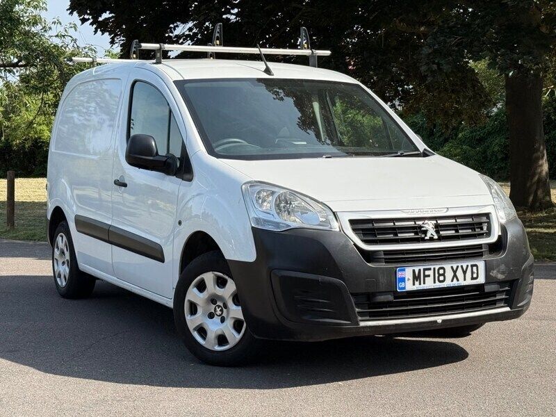 White Used 2018 Peugeot Partner MPV | £4,645 (Fair price) - Image 1/4