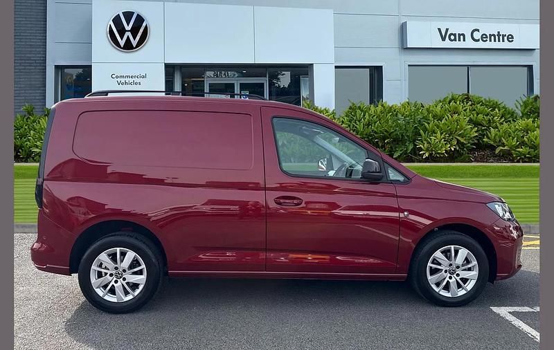 Used VW Caddy Pro 102 HP (75 kW) 2025 Red MPV