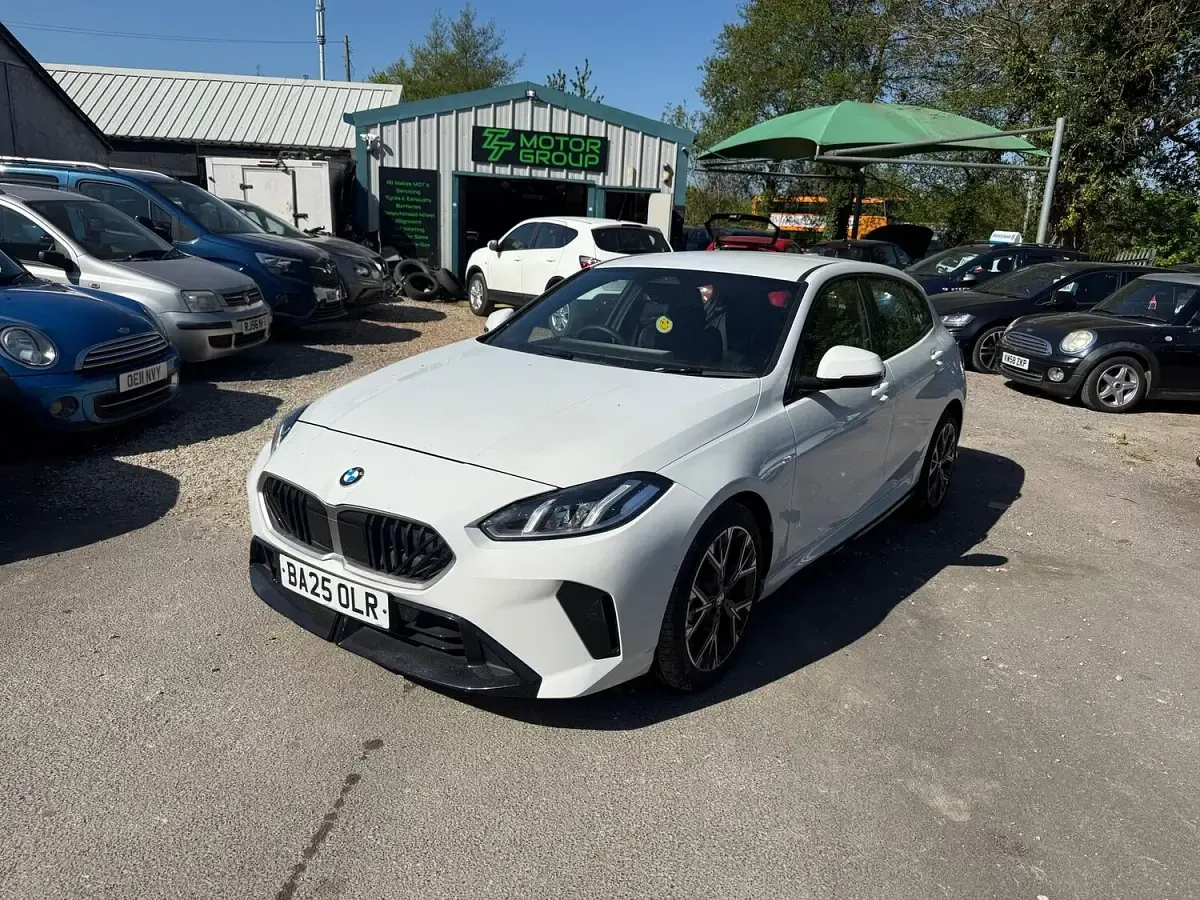 Used BMW 120 M Sport 170 HP (125 kW) 2025 White Hatchback