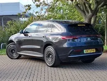 Usado Mercedes EQC400 AMG Line Premium 300 kW (408 HP) 2023 Cinzento SUV