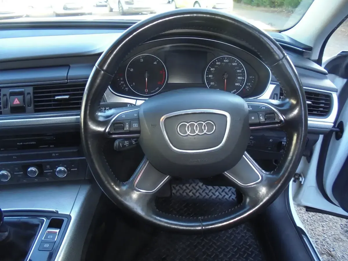 Używany Audi A6 177 KM (130 kW) 2011 Biały Sedan/Limuzyna